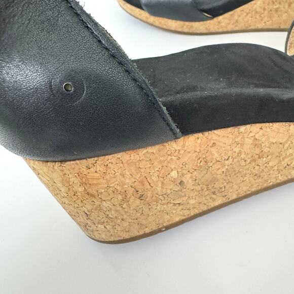 UGG Womens Zoe II Wedge Sandal Size 10 Leather MInimal Cushioned Comfort Black - Picture 9 of 10